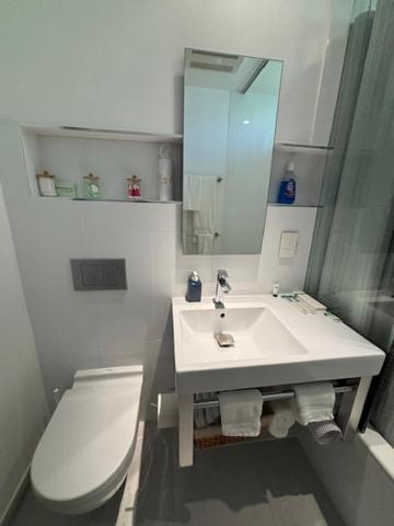 F O R G E T T H E H O T E L Hotel Alhambra Buitenkant foto